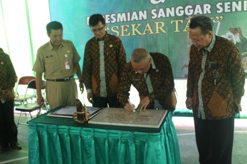 Launching SMAN 1 Sanden sekolah berbasis budaya dan Peresmian sanggar seni SEKAR TAJI